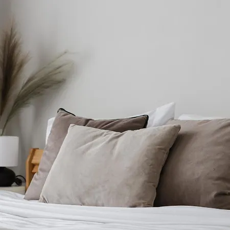 Velvet By Kramm Daire *