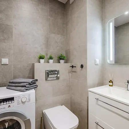 Daire Velvet By Kramm